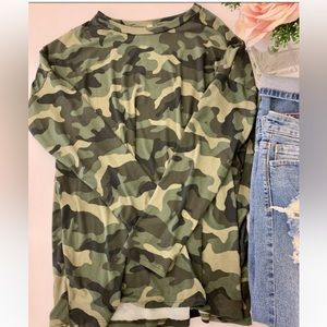 New- E.C. Camo long sleeve top - 2X - very soft